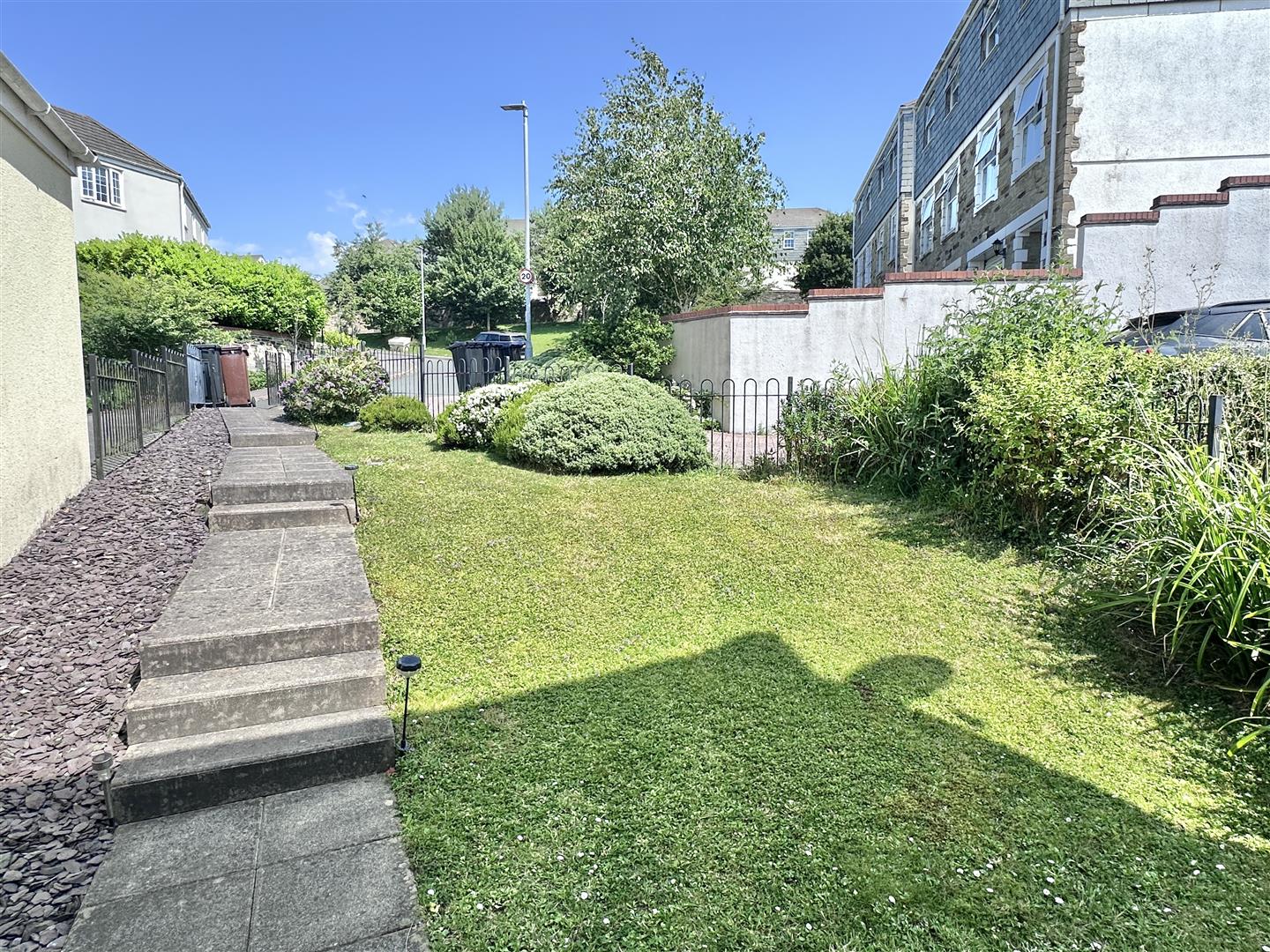 3 bed property in Round Ring Gardens, Penryn
